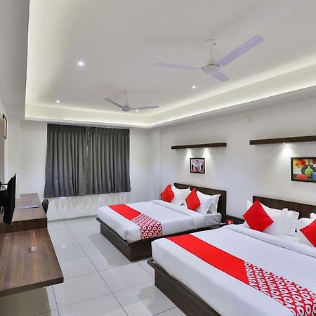 Oyo 16604 Hotel Sparsh Inn Ahmedabad Luaran gambar