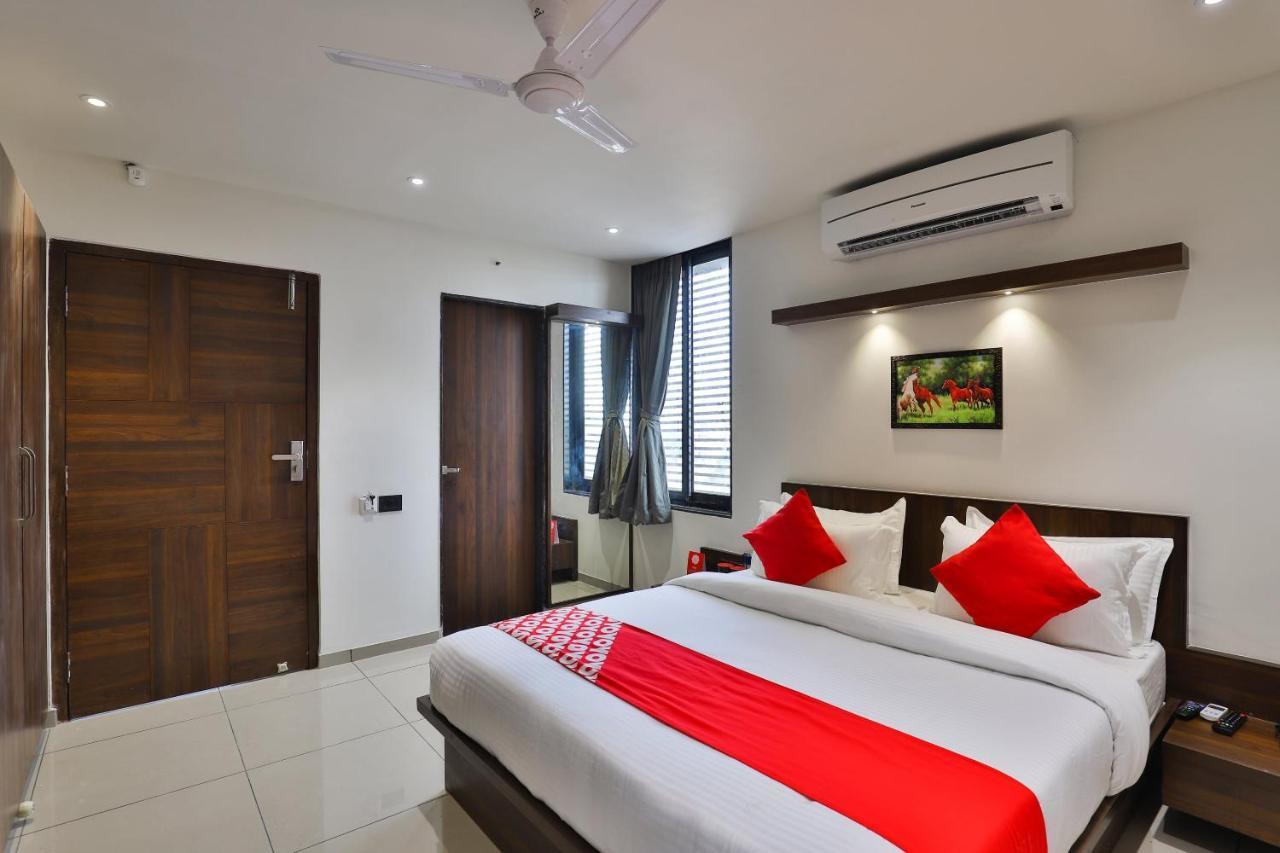 Oyo 16604 Hotel Sparsh Inn Ahmedabad Luaran gambar