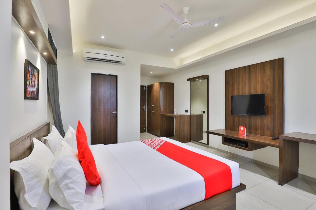 Oyo 16604 Hotel Sparsh Inn Ahmedabad Luaran gambar
