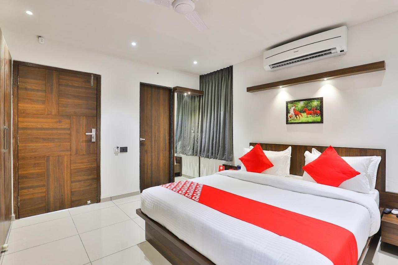 Oyo 16604 Hotel Sparsh Inn Ahmedabad Luaran gambar