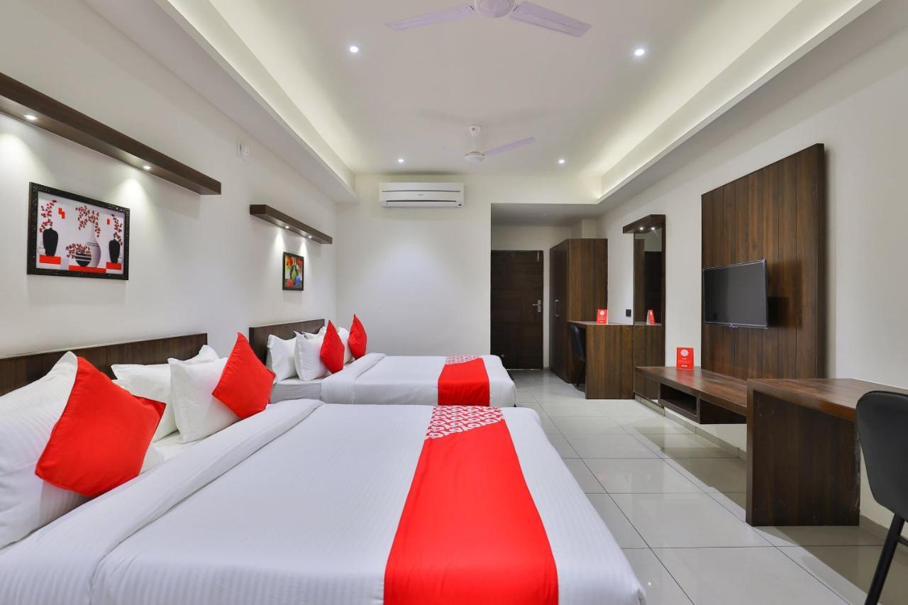 Oyo 16604 Hotel Sparsh Inn Ahmedabad Luaran gambar