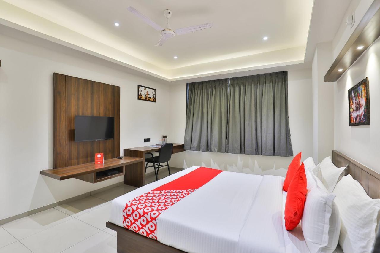 Oyo 16604 Hotel Sparsh Inn Ahmedabad Luaran gambar