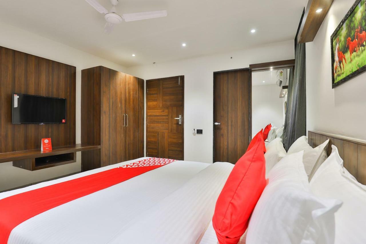 Oyo 16604 Hotel Sparsh Inn Ahmedabad Luaran gambar