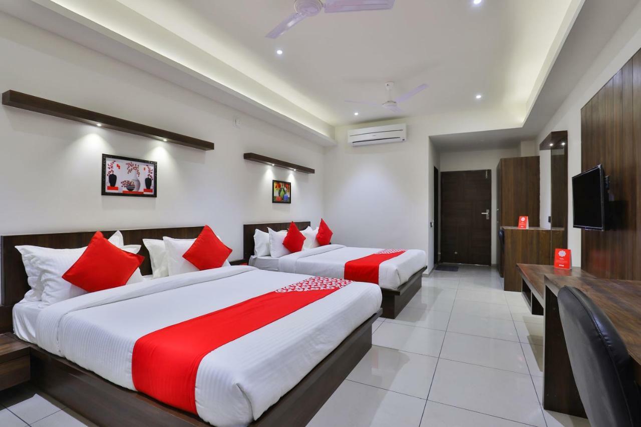 Oyo 16604 Hotel Sparsh Inn Ahmedabad Luaran gambar